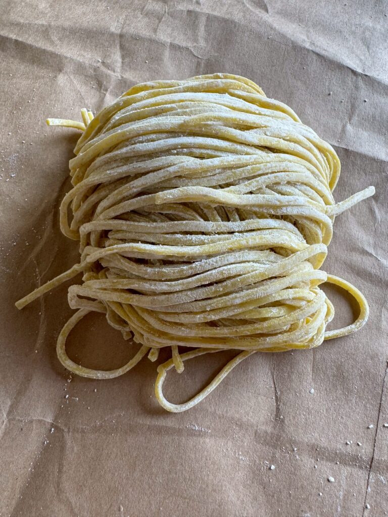 全粒粉麺・切刃14番
茹で時間2分30秒〜3分30秒
油そば・まぜそばに合います。